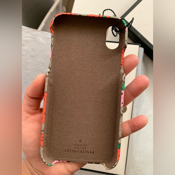 NIB NEW Authentic Gucci GG Limited Edition
Strawberry Supreme iPhone X / XS Case - Picture 6 of 9
